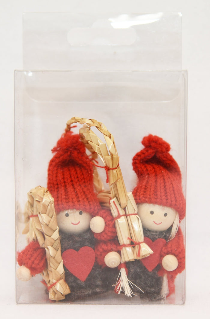 Gnome couple with straw goat & heart