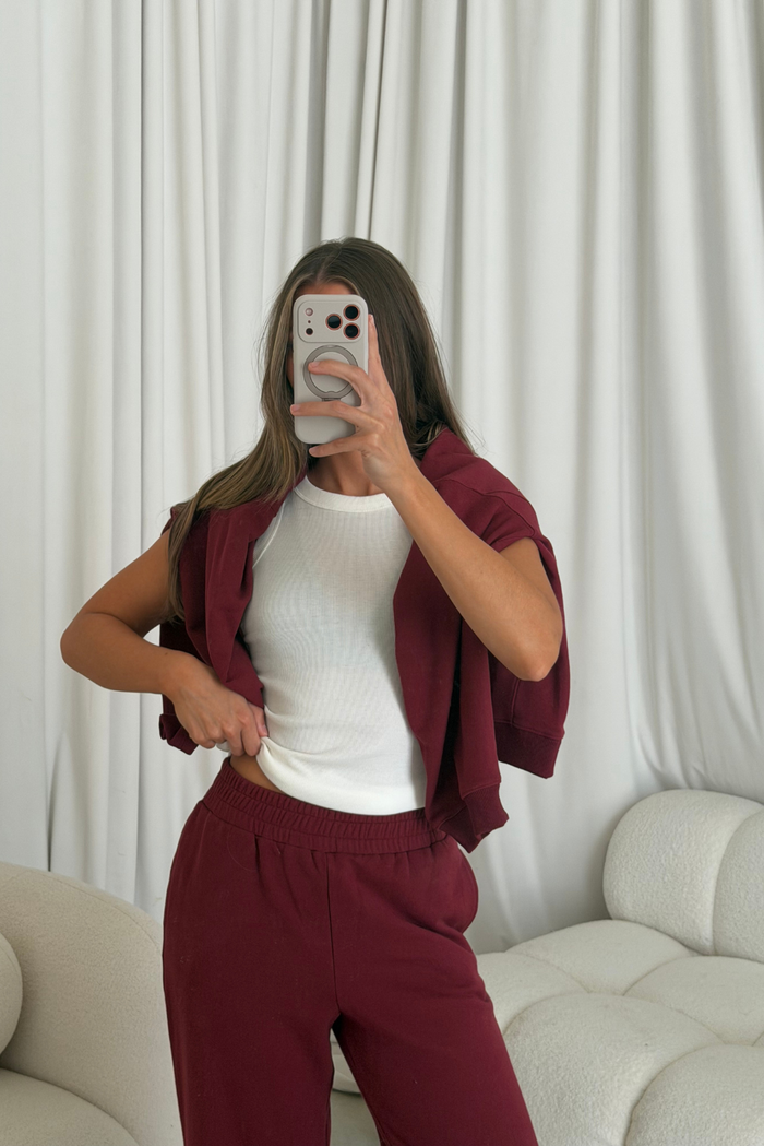 Laura Oversized Sweatshirt in Wine