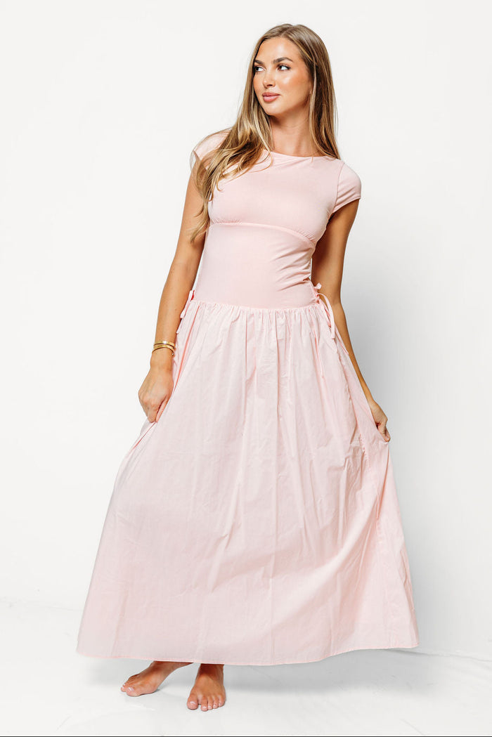 Annalise Midi Dress in Pale Pink