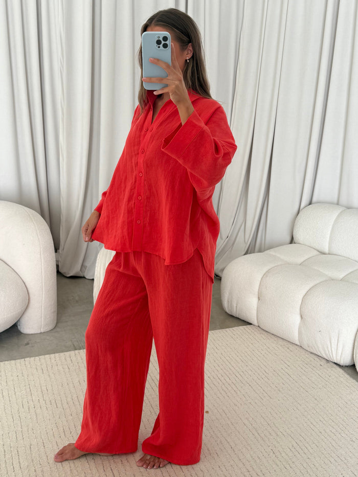 Anne 100% Linen Button Down Shirt in Chili Pepper