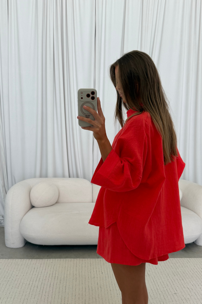Anne 100% Linen Button Down Shirt in Chili Pepper