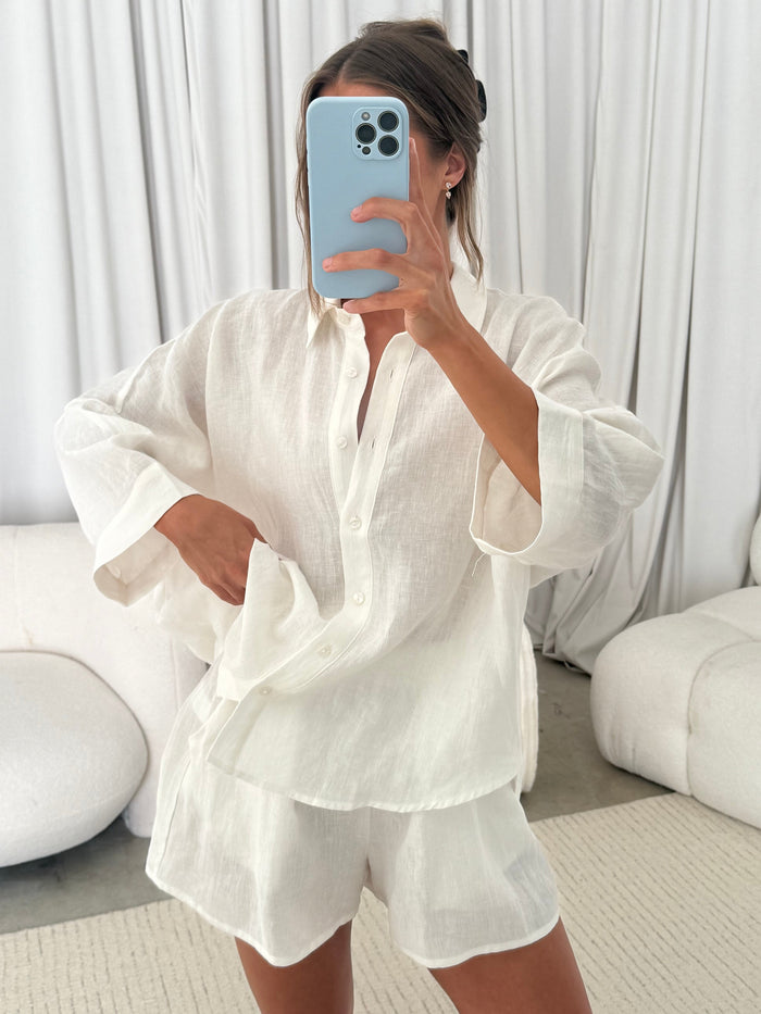 Anne 100% Linen Button Down Shirt in Off-White