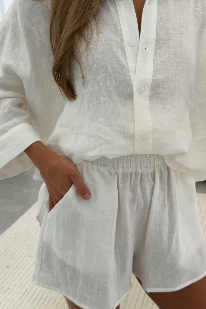 Anne 100% Linen Button Down Shirt in Off-White