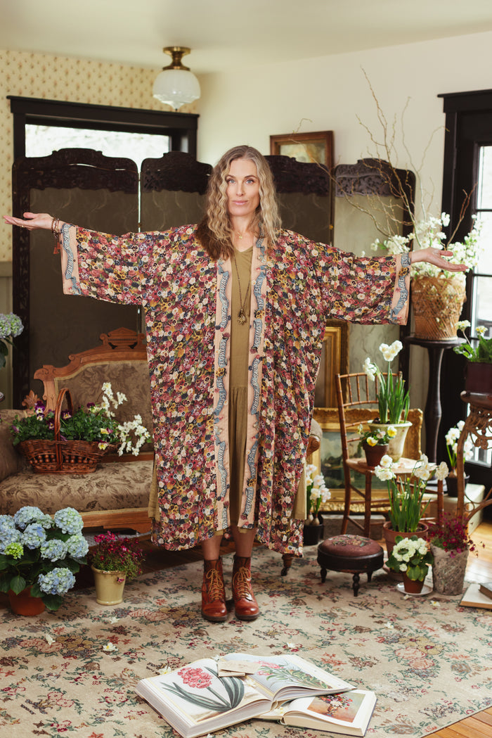 Opera-length kimono featuring an artist’s palette with over 50 antique seed catalogue flowers, inspired by Claude Monet’s love of flowers – Market of Stars