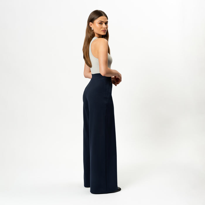 Height: 171 cm | Length: 32" | Size: XS / Height: 5'7" | Length: 32" | Size: XS