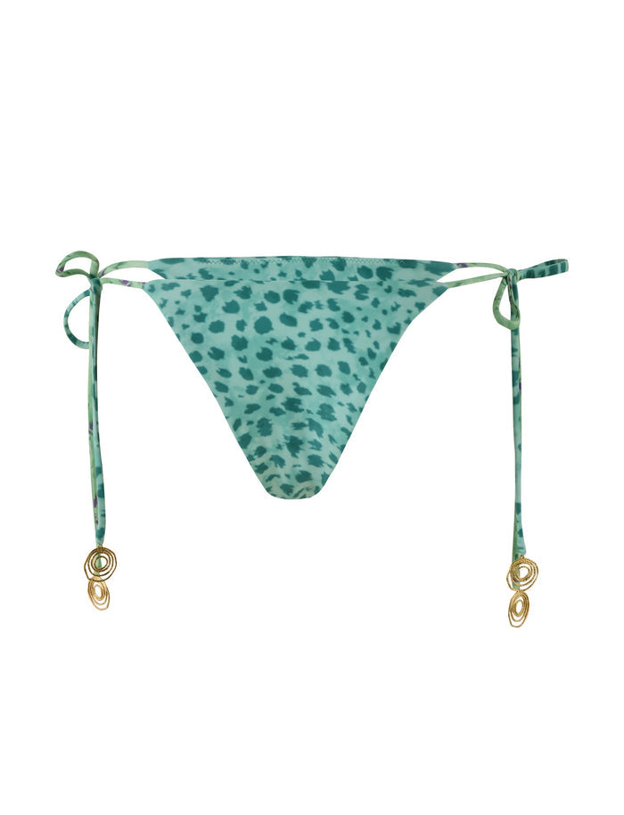 Introducing the AUTUMN BIKINI BOTTOM from TIGERMIST in turquoise with a leopard-print design. This beautiful piece features side ties adorned with gold-colored spiral decorations and offers medium coverage in both the front and back.