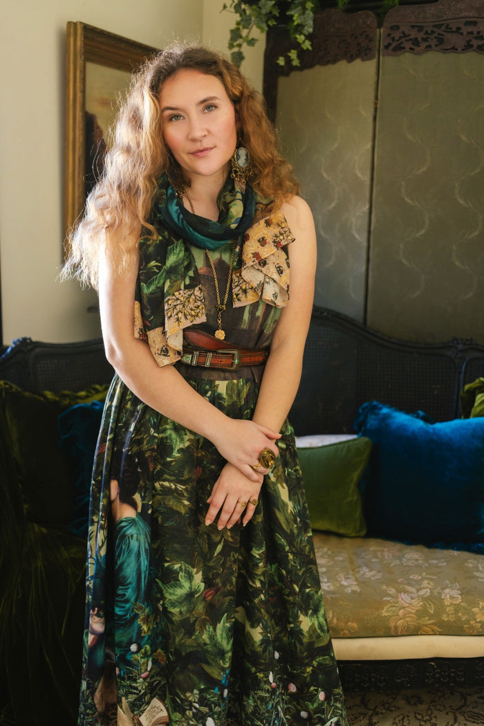 Vintage-inspired Bella Notte scarf featuring romantic artwork by Rossetti and Hoffman, trimmed with floral details by William Morris – Market of Stars.