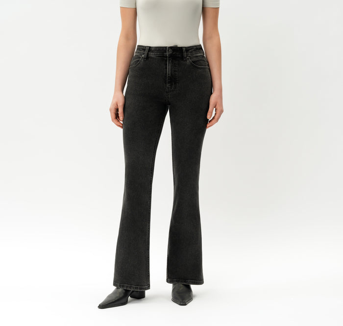 Bootcut ComfortDenim™ Jeans - Ninepine