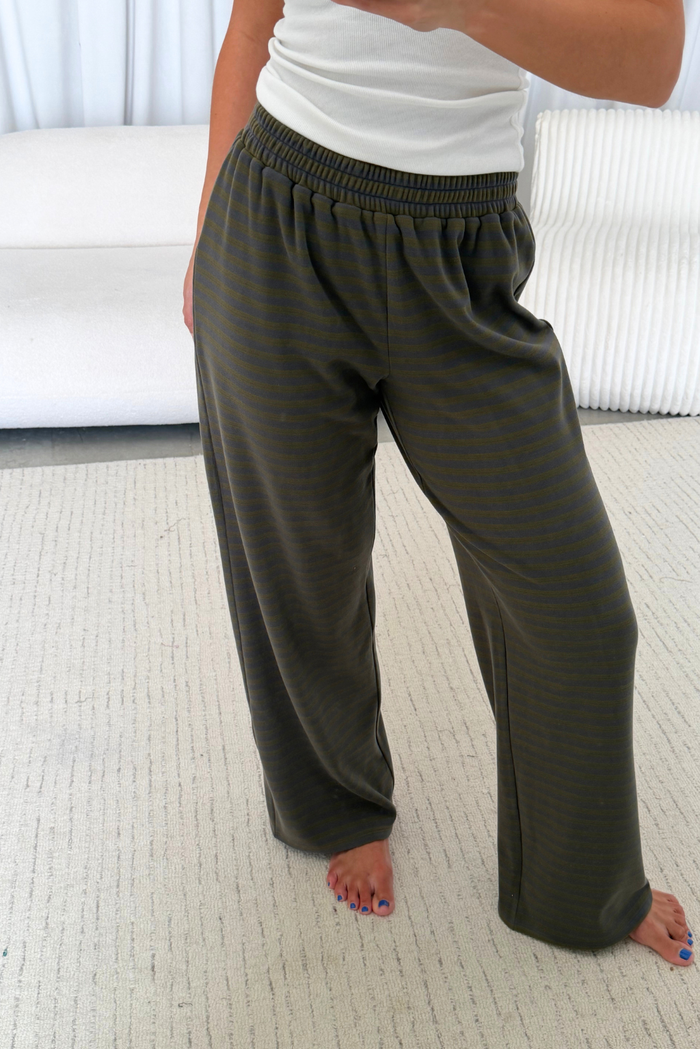 Campbell Fleece Lounge Pants in Olive/Grey