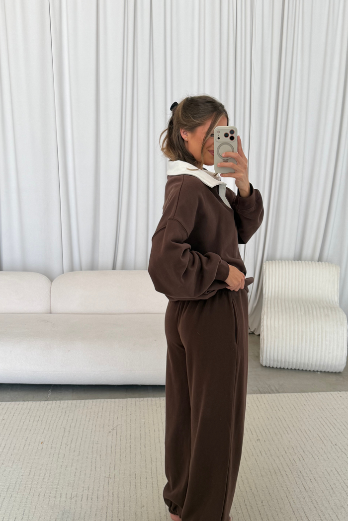 Caroline 100% Cotton Terry Collared Pullover in Chocolate