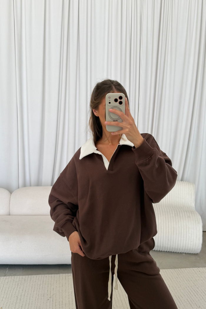 Caroline 100% Cotton Terry Collared Pullover in Chocolate