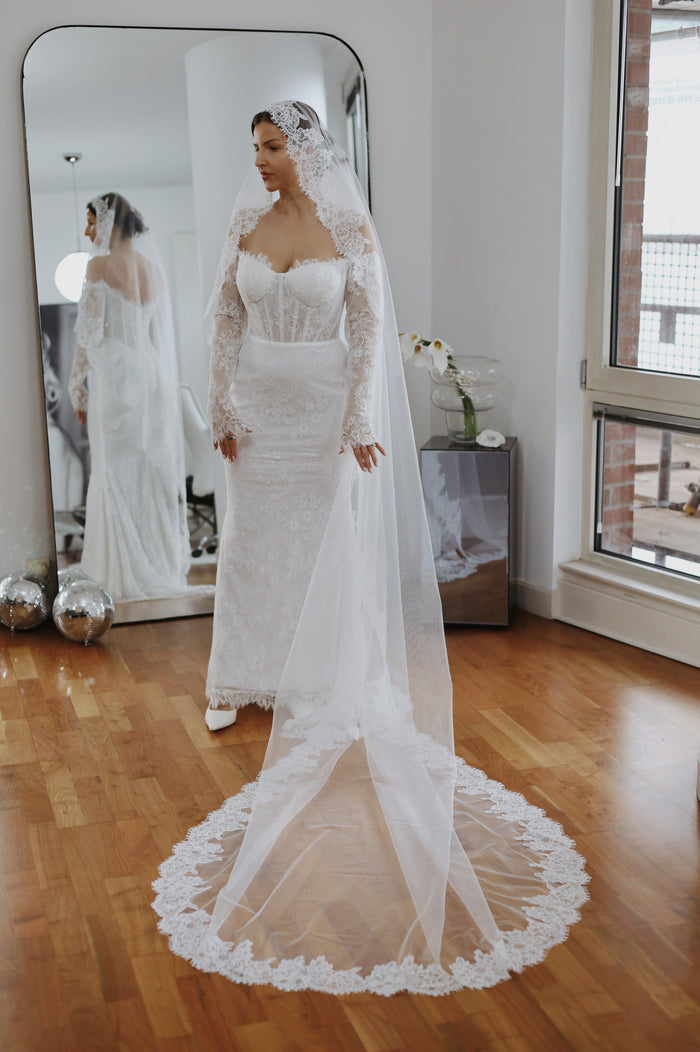 Chantilly Lace Cathedral Wedding Veil