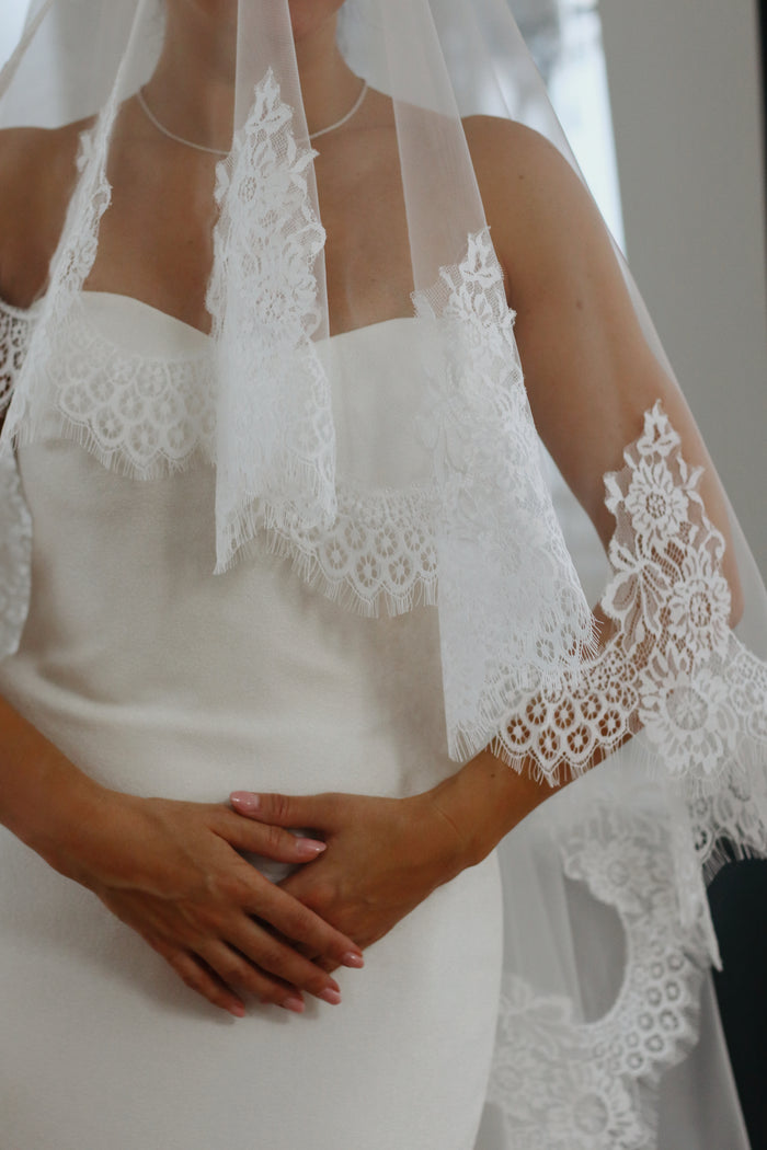 Chantilly Lace Drop Wedding Veil