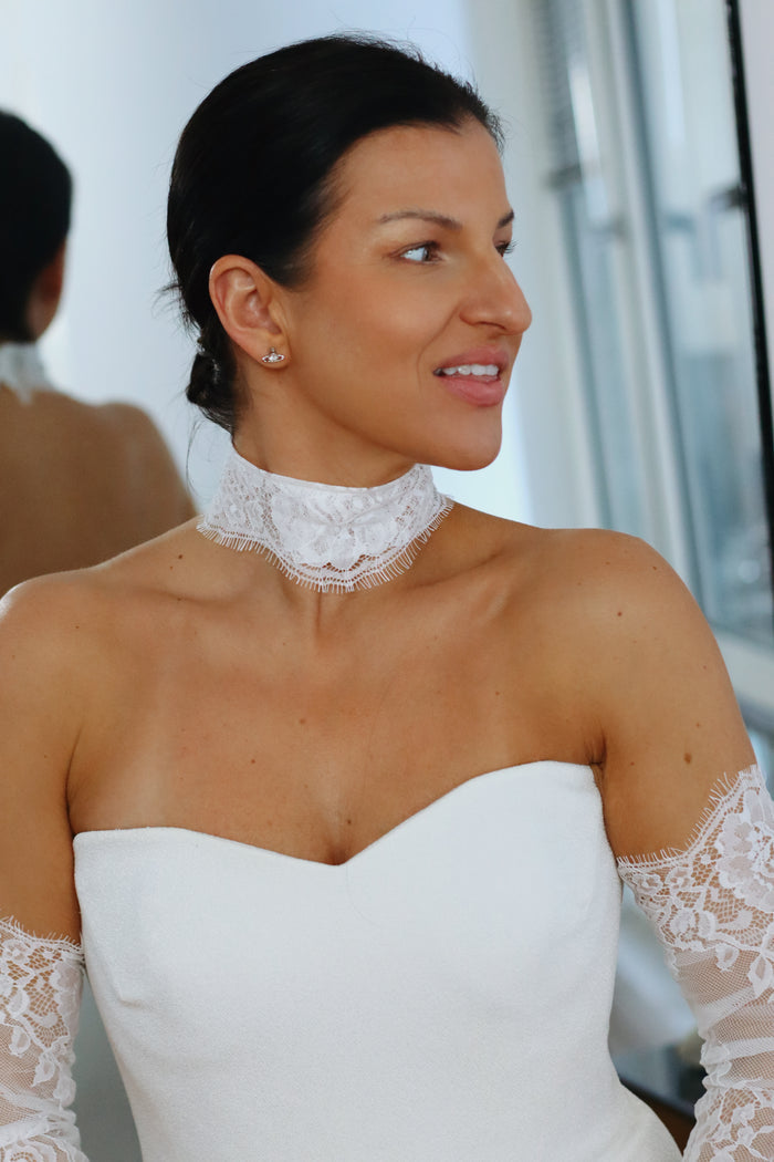 Chantilly Lace Rose Bridal Choker