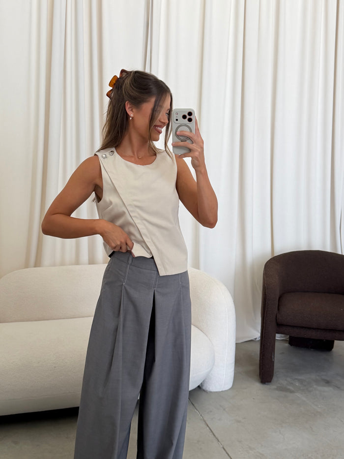 Cheryl Woven Pleat Pants with Belt in Light Gray *Final Sale*
