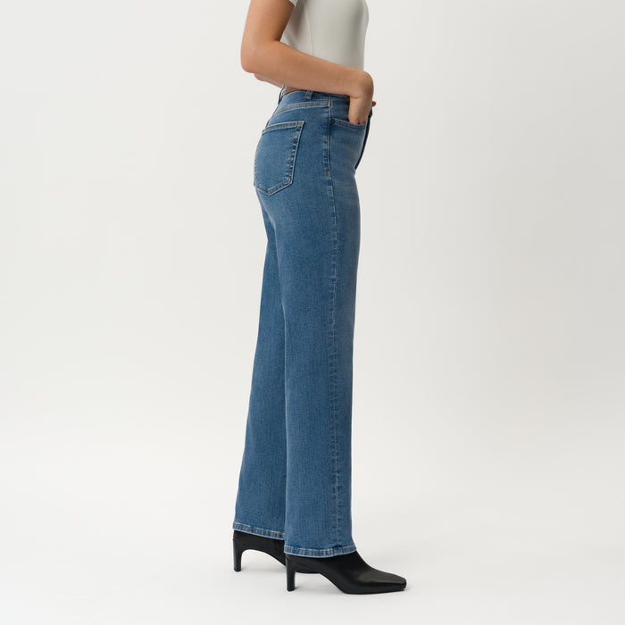 Height: 169 cm | Length: 32" | Size: XS / Height: 5'7" | Length: 32" | Size: XS