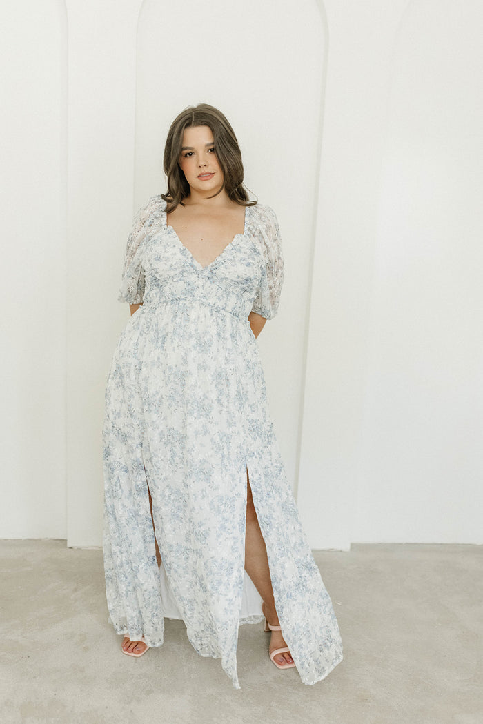 Daphne High Slit Eyelet Detail Maxi Dress in Blue/White Floral - Inclusive Sizing