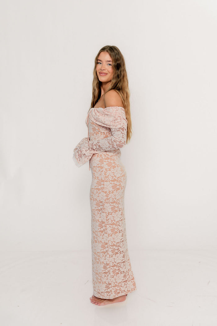 Ella Lace Maxi Dress in Pale Pink