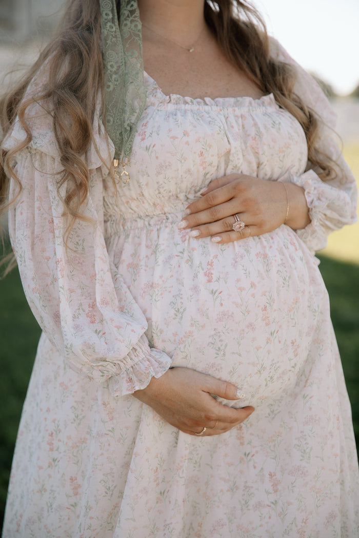 Eloise Maxi Dress in Ivory/Blush Floral - Bump Friendly & Size Inclusive *9/9 PRE-ORDER*
