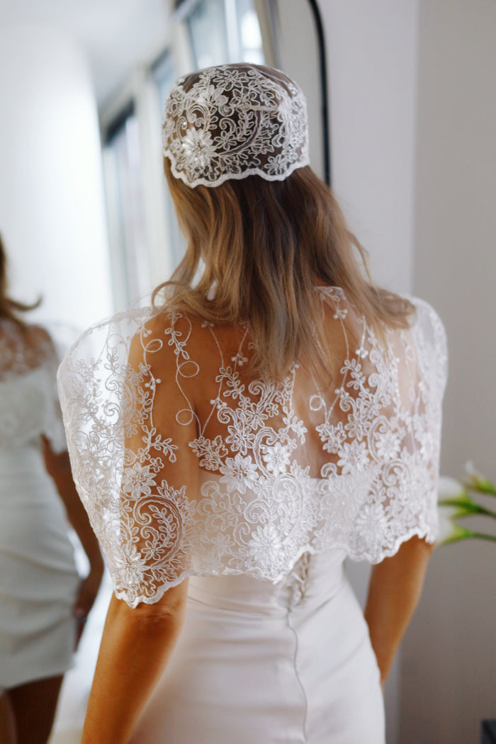 Wedding cape with Juliette cap