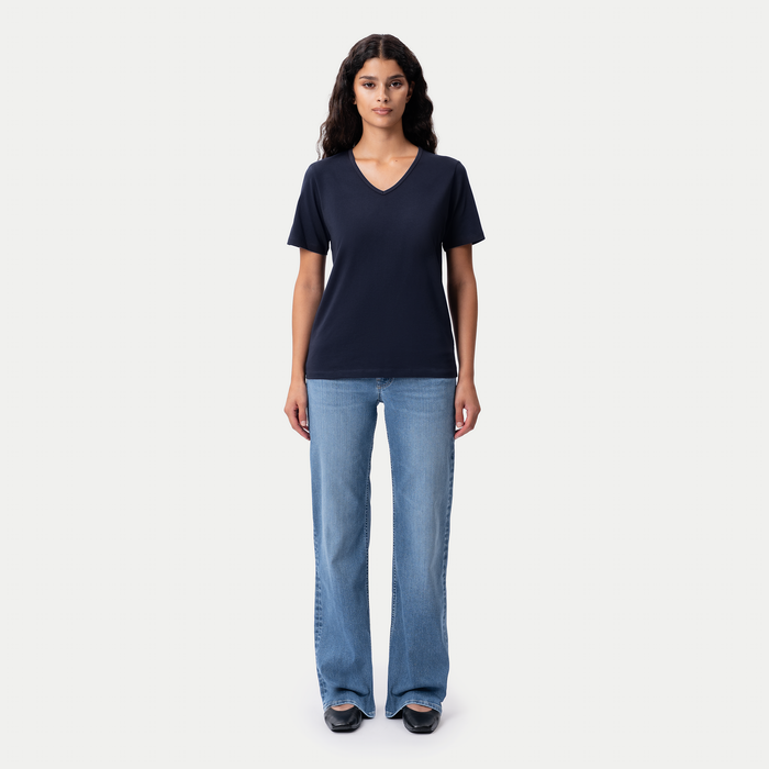 Fitted V-neck Pima T-shirt - Ninepine