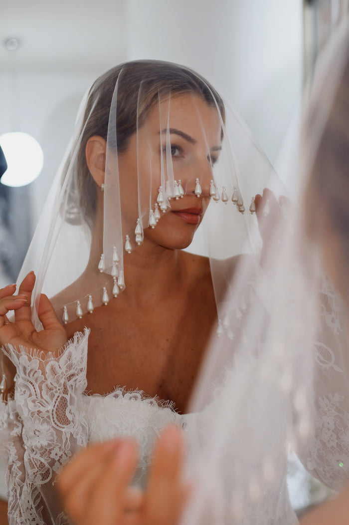 Pearl drop wedding veil.