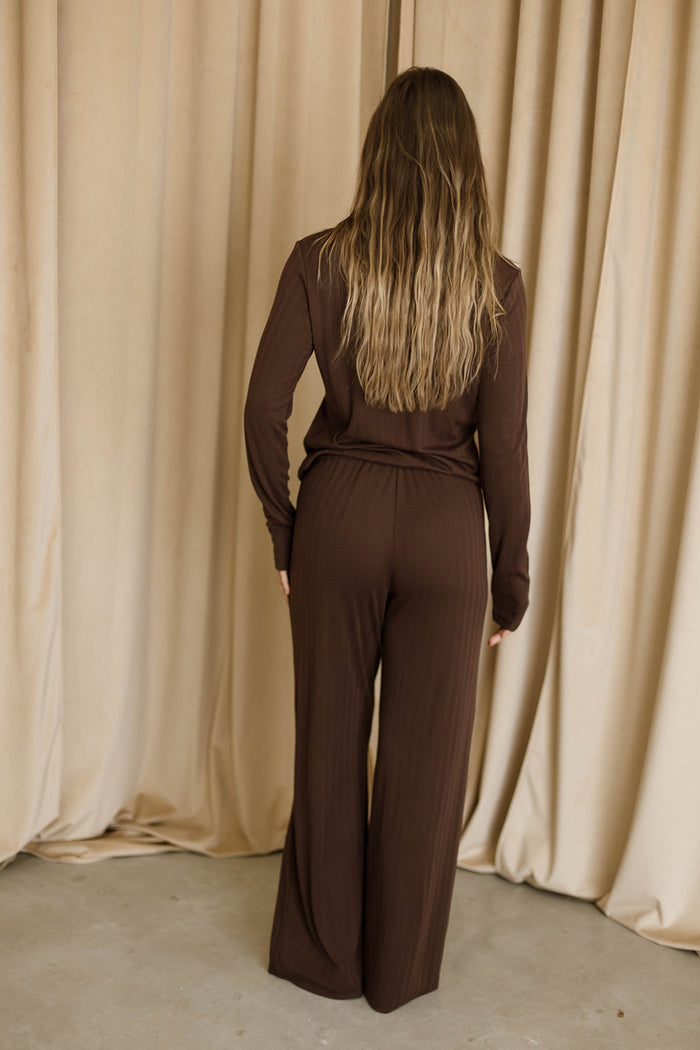 Harlow & Ivy DreamSoft Lounge Set in Brown