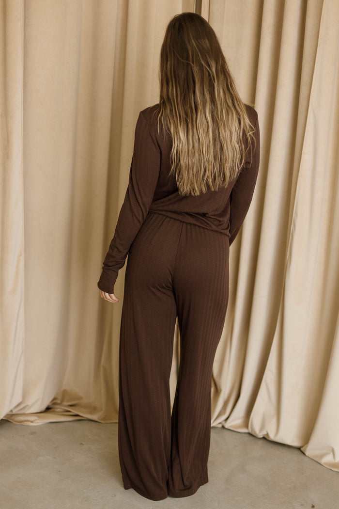 Harlow & Ivy DreamSoft Lounge Set in Brown