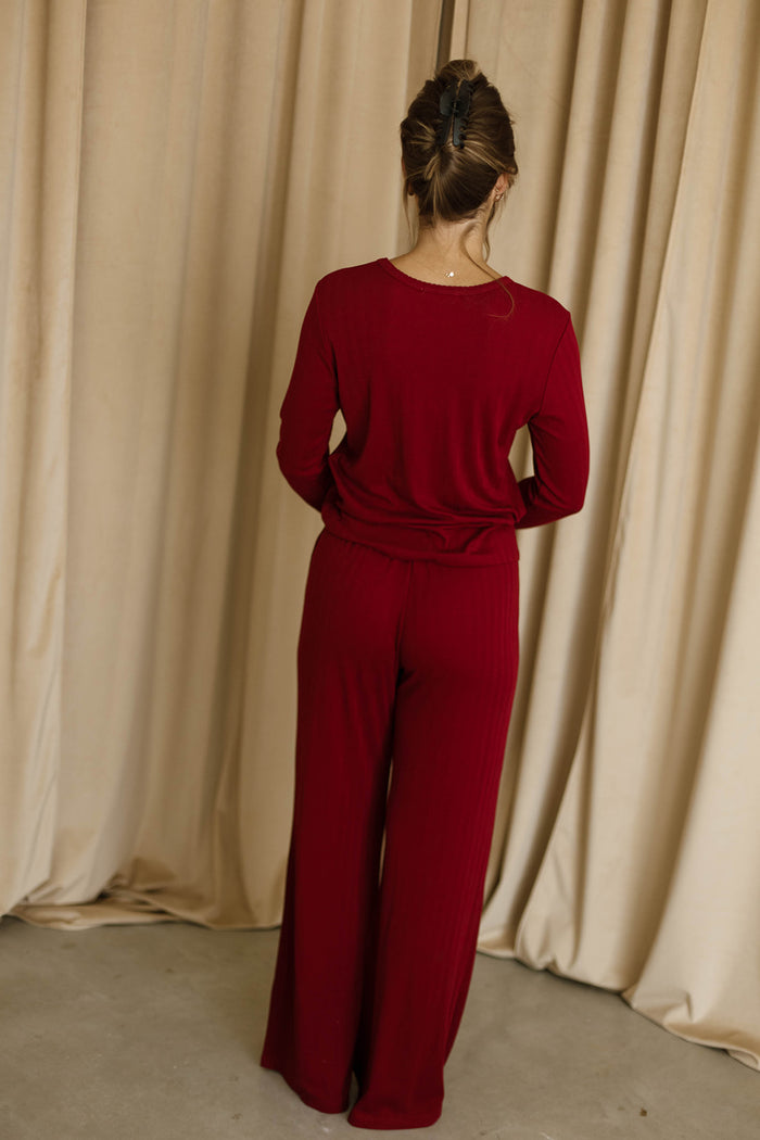 Harlow & Ivy DreamSoft Lounge Set in Red
