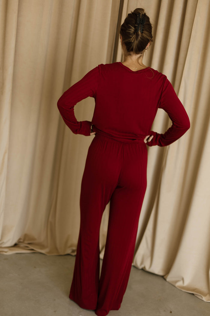 Harlow & Ivy DreamSoft Lounge Set in Red