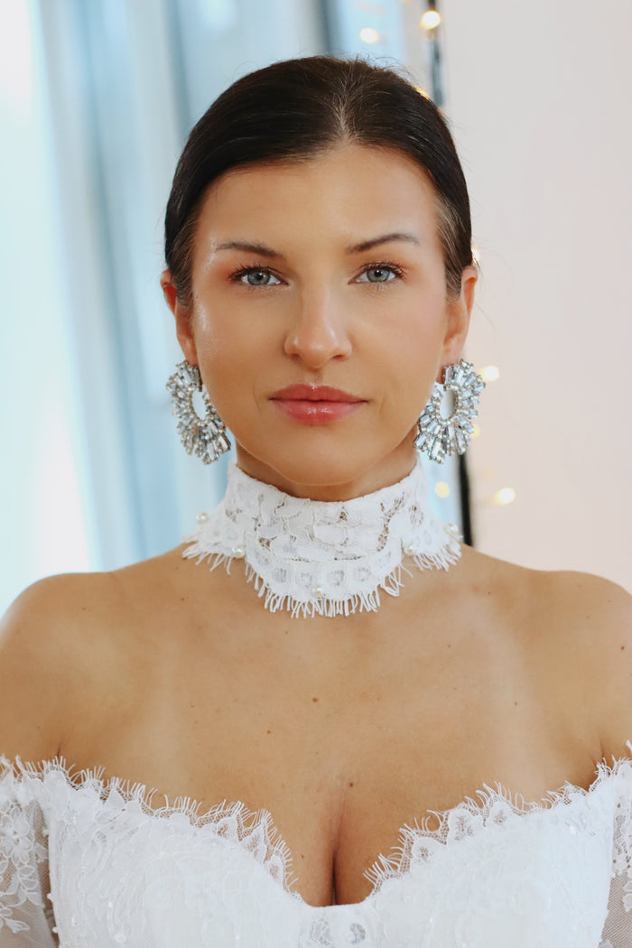Ivory Chantilly Lace Bridal Choker with Pearls