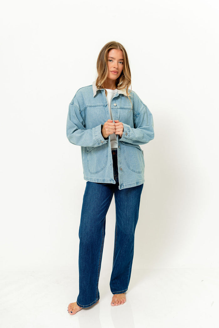 Jones Contrast Collar Light Wash Denim Jacket in Light Denim