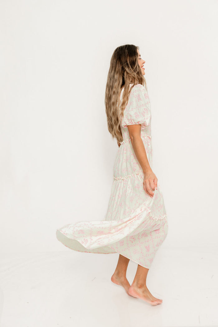 Karolyn Antique Puff Sleeve Tiered Maxi Dress in Pink