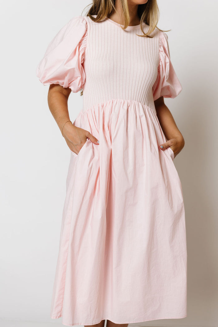 Kenzie Midi Dress in Pale Pink