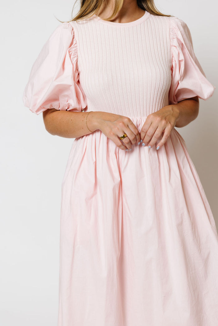 Kenzie Midi Dress in Pale Pink