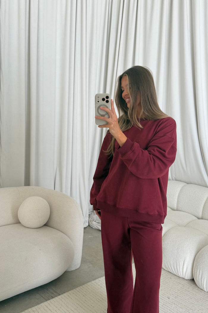 Laura Oversized Sweatshirt in Wine