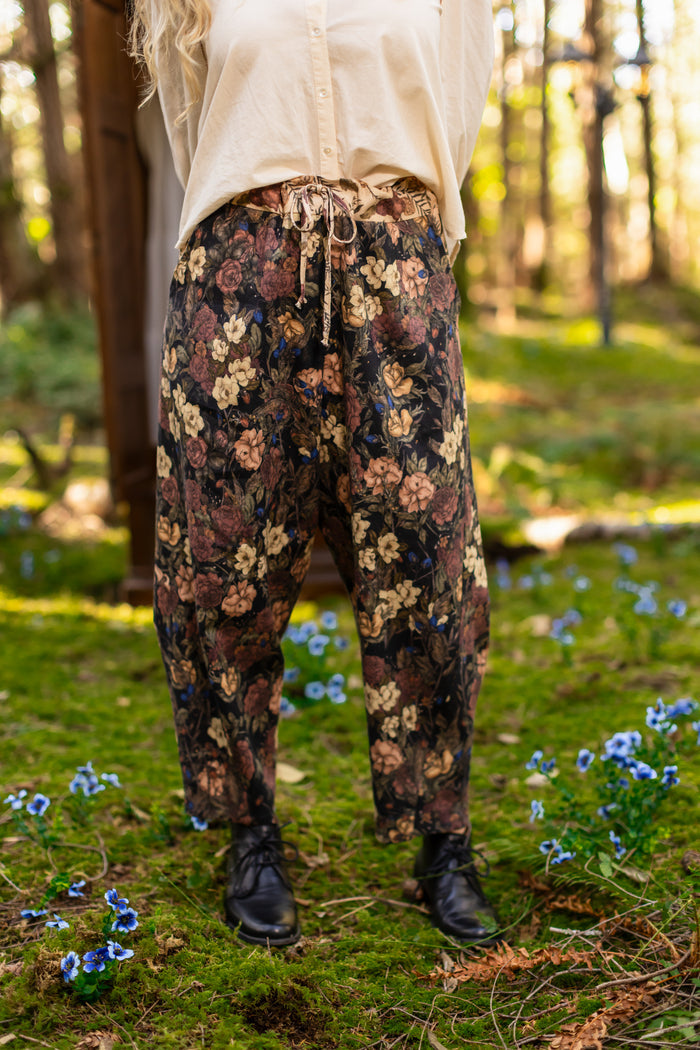 Model wearing a linen viscose blend cropped pant ft. artwork by artist & illustrator Jessica Roux - Market of Stars