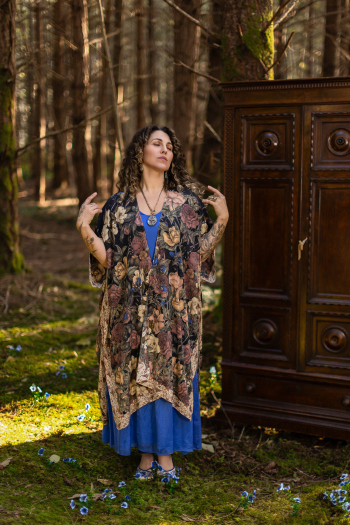 Model wearing a flowy bamboo-viscose duster ft. artwork by artist & illustrator Jessica Roux - Market of Stars