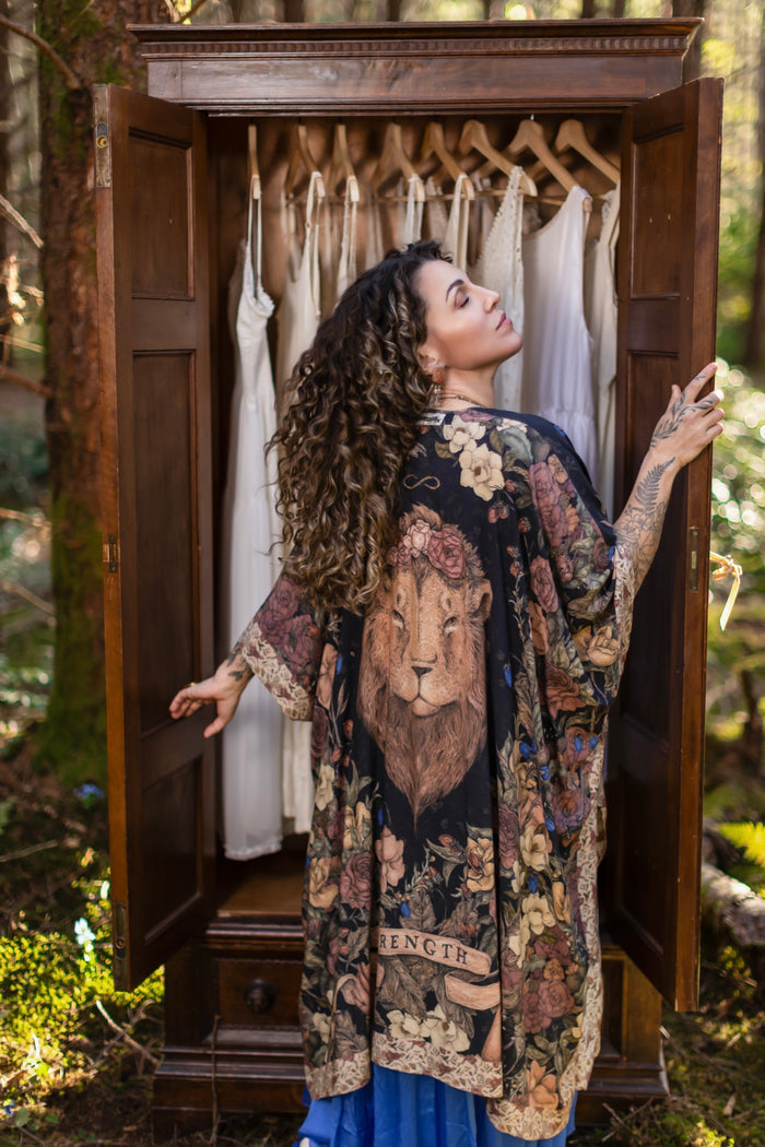 Model wearing a flowy bamboo-viscose duster ft. artwork by artist & illustrator Jessica Roux - Market of Stars
