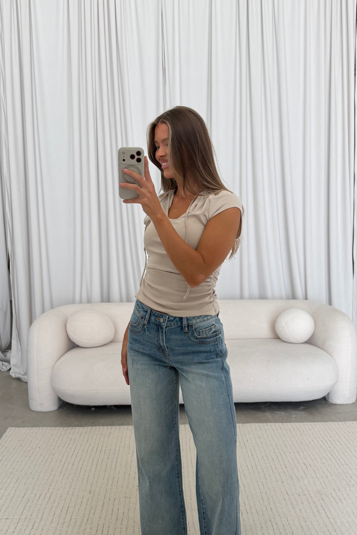 Logan Classic Dad Jean in Medium Light