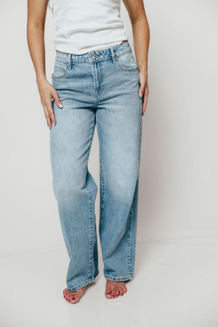 Logan Relaxed High-Rise Dad Jean in Medium