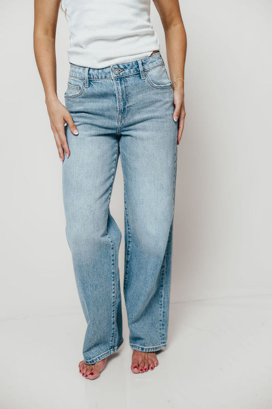 Logan Relaxed High-Rise Dad Jean in Medium