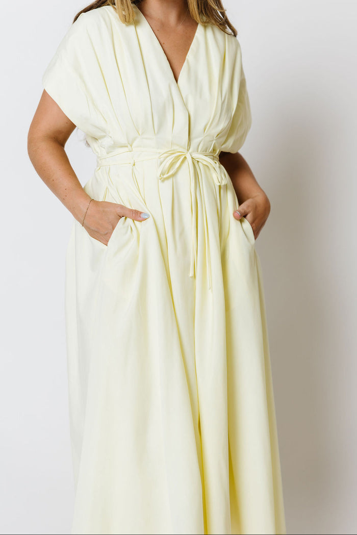 Michele Poplin Short Sleeve Pleated Detail Belted Maxi Dress in Butter