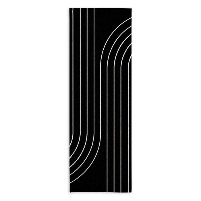 Minimal Line Curvature Black Yoga Towel