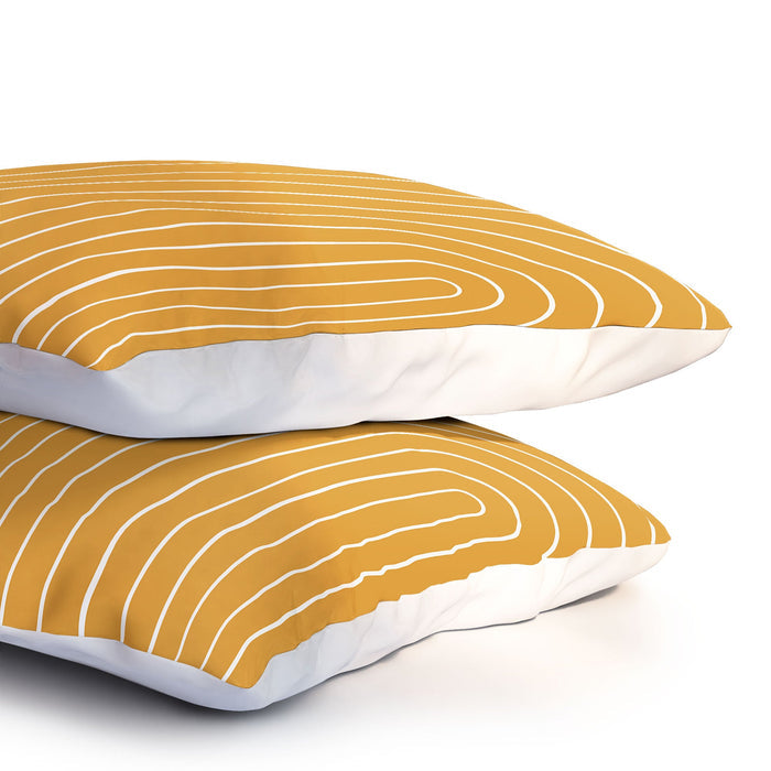 MINIMAL LINE CURVATURE GOLD PILLOW SHAMS