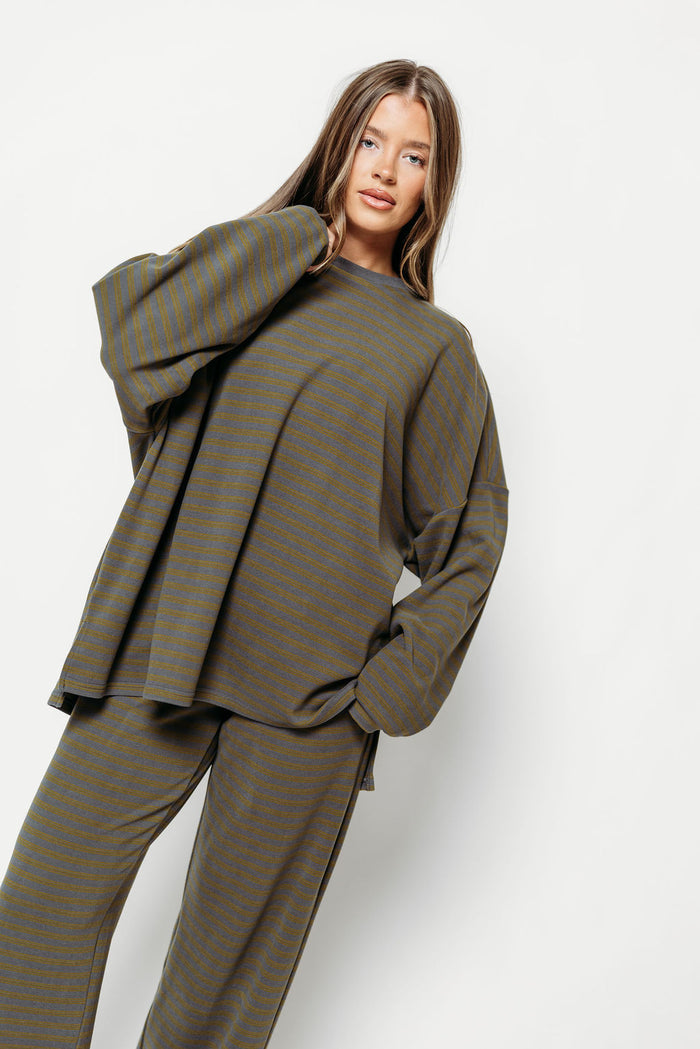 Naomi Oversized Fleece Long Sleeve Top in Olive/Grey - Bump Friendly