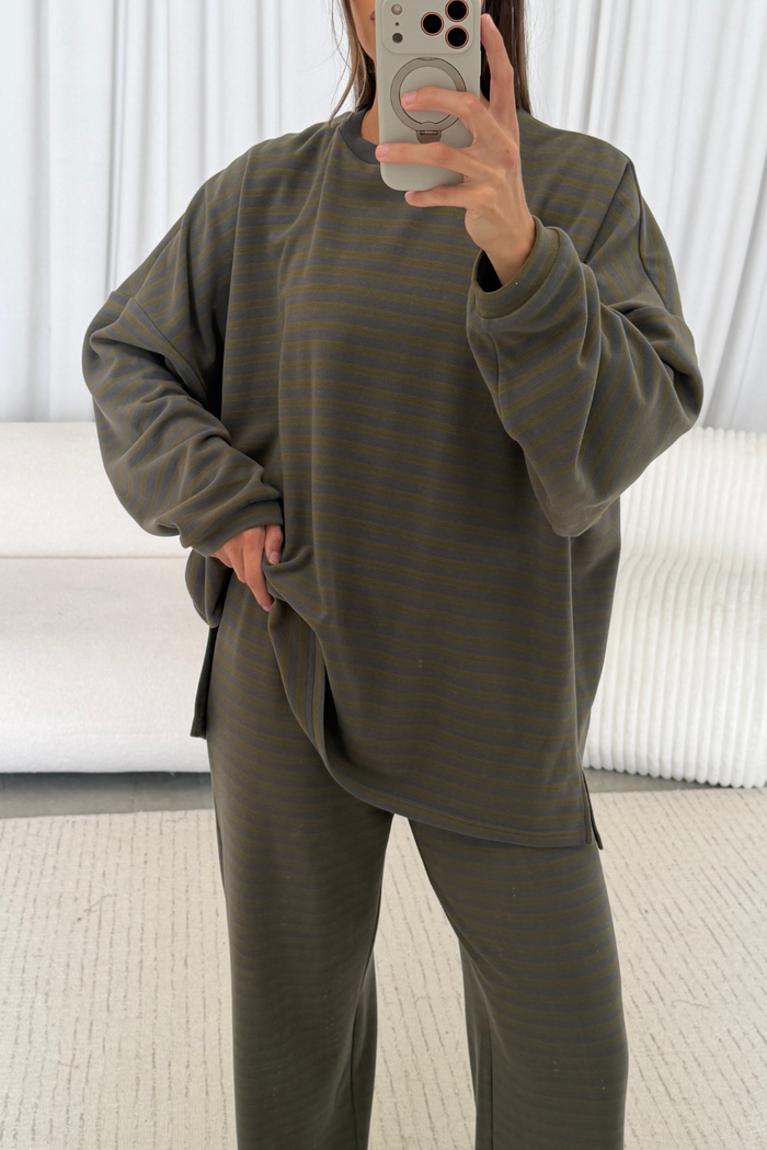 Naomi Oversized Fleece Long Sleeve Top in Olive/Grey - Bump Friendly