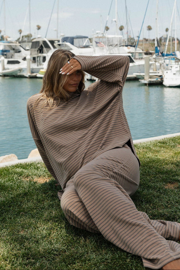 Naomi Striped Oversized Fleece Long Sleeve Top in Taupe/Grey