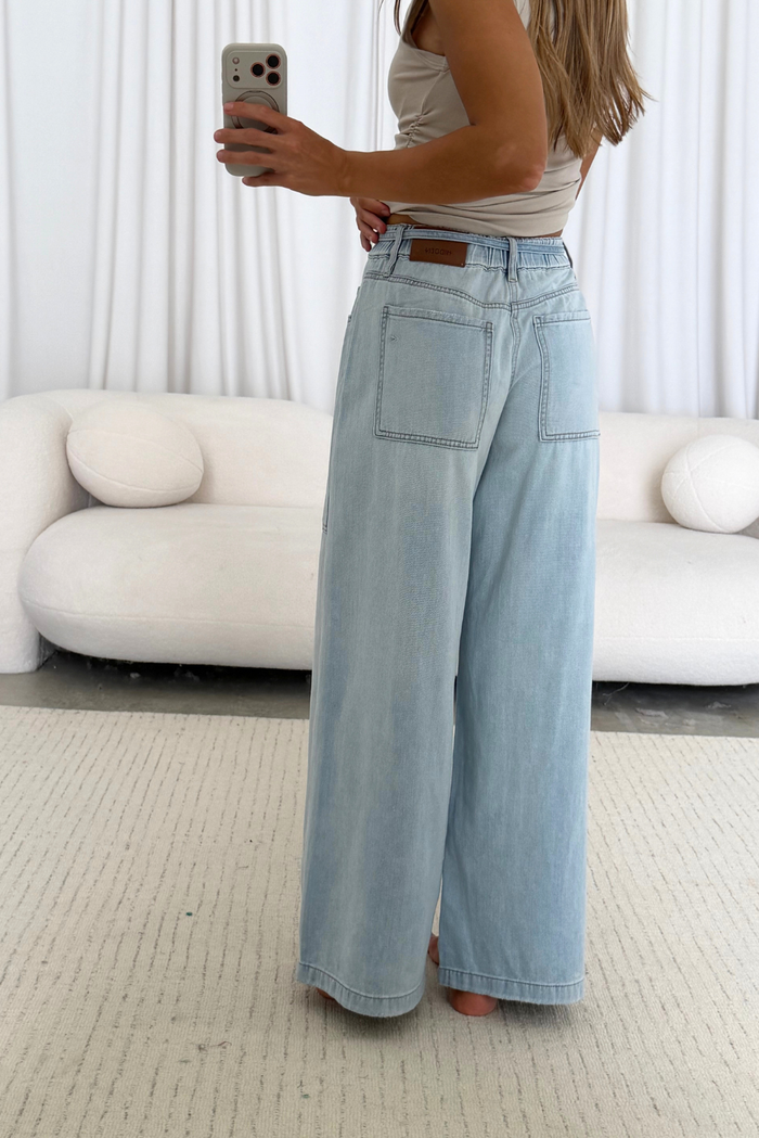 Nori Drawstring Utility Pocket Wide Leg Jean in Light
