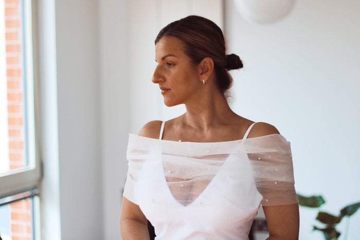 Off-the-shoulder pearl bridal shawl - Velo Bianco